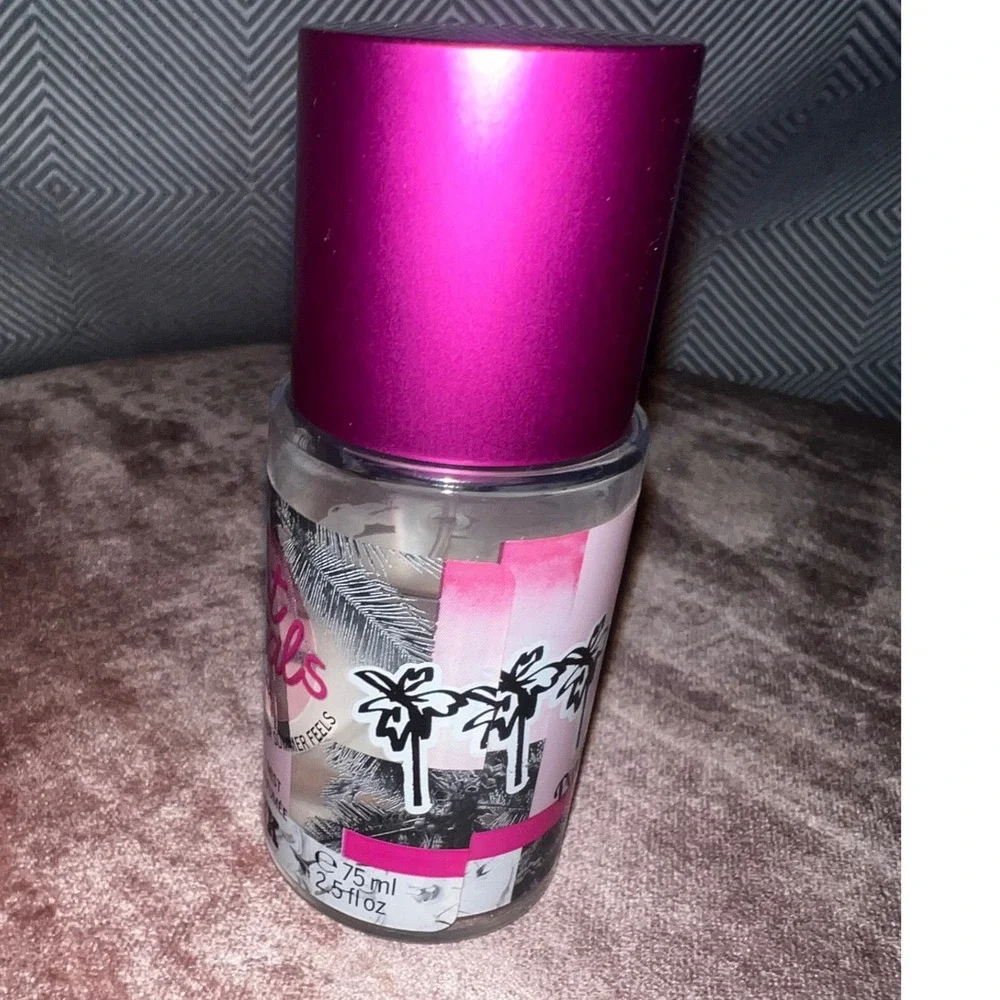 Victoria's Secret PINK Hot Petals Scented Mist 75ml 2.5oz Pink Lotus Starfruit - Picture 4 of 7